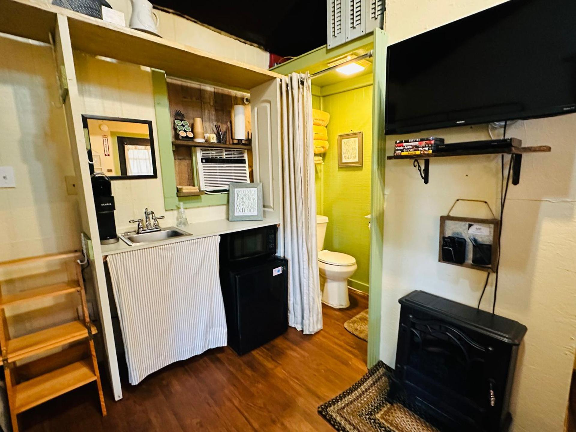 Acorn Hideaways Canton Unwind At Green Gables Suite For Up To 3 Exterior foto